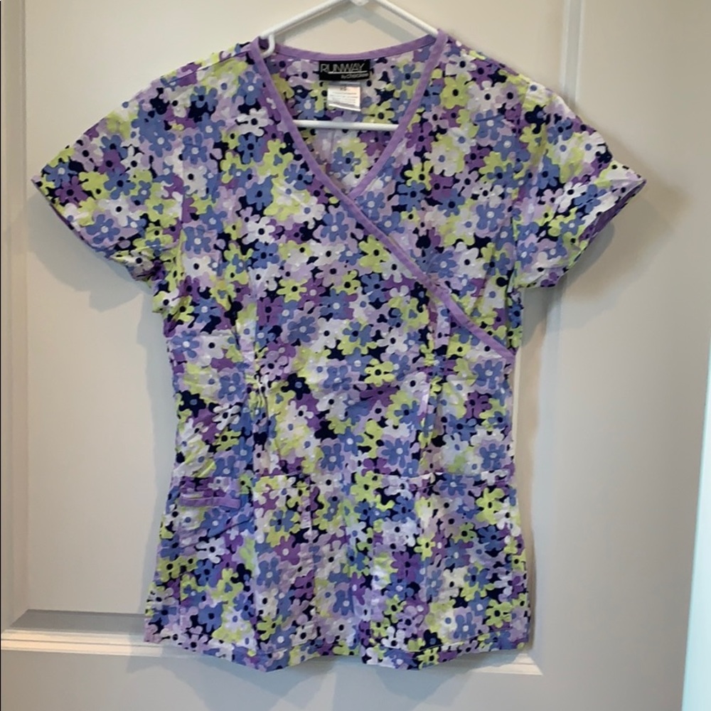 Cherokee Print Scrub Top